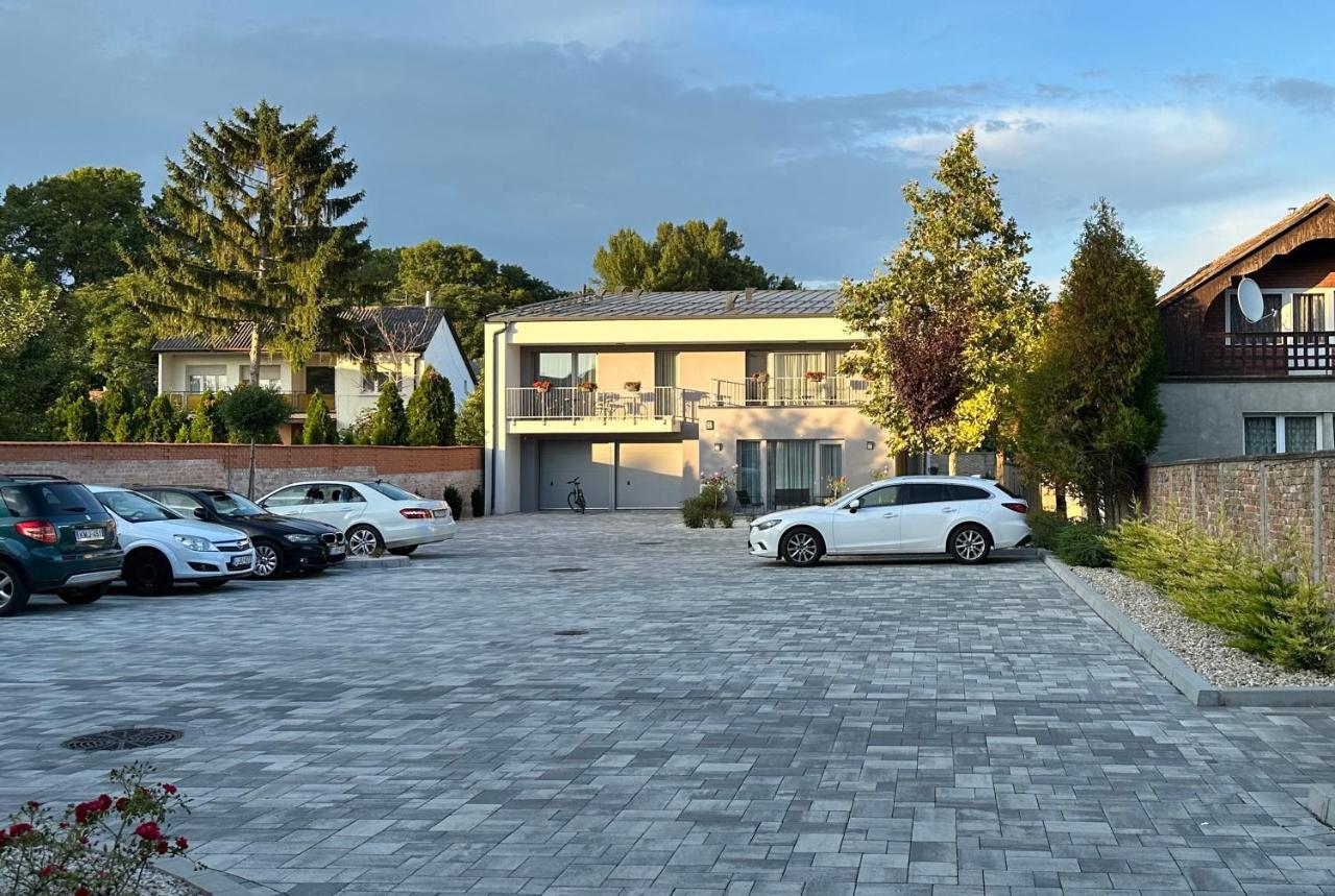 Linden Apartman 002 - Adults Only Mosonmagyaróvár 외부 사진