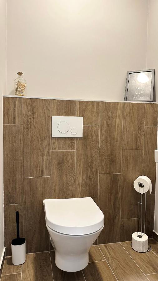 Linden Apartman 002 - Adults Only Mosonmagyaróvár 외부 사진